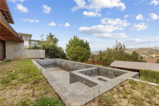 2453 Creston Way, Los Angeles, CA 90068