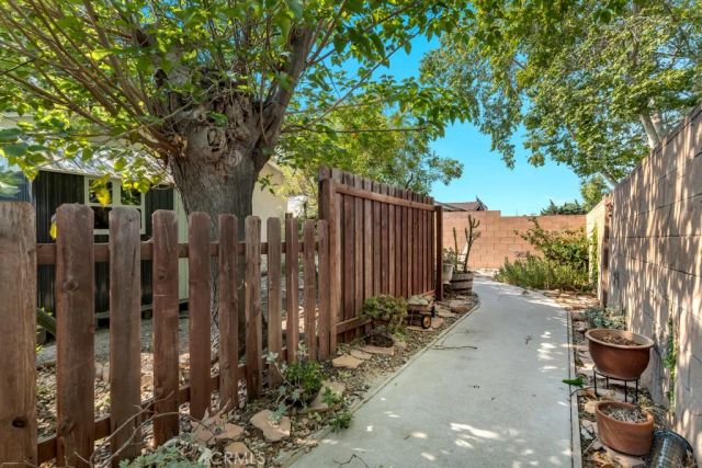 23101 Lanark Street 2, West Hills, CA 91304
