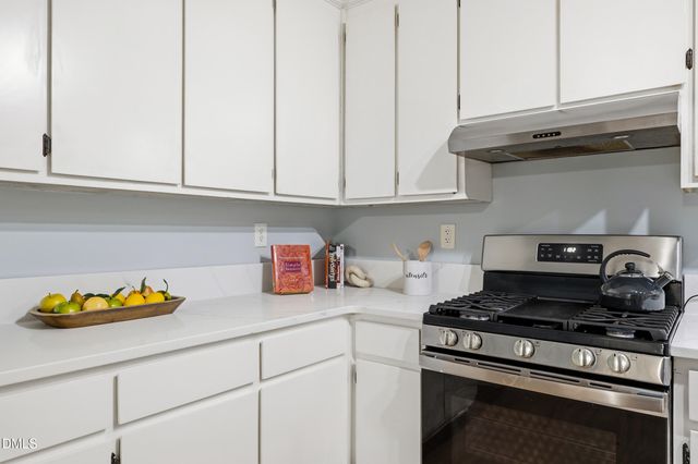 104 Pointe Place, Hillsborough, NC 27278