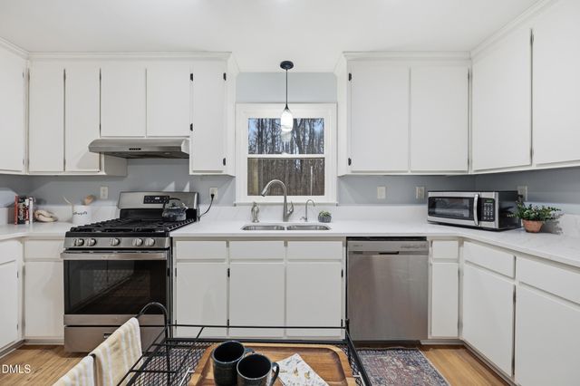 104 Pointe Place, Hillsborough, NC 27278