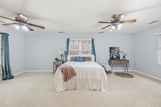 104 Pointe Place, Hillsborough, NC 27278