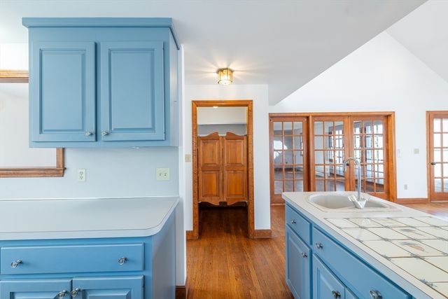 72 Loop Rd, Falmouth, MA 02540