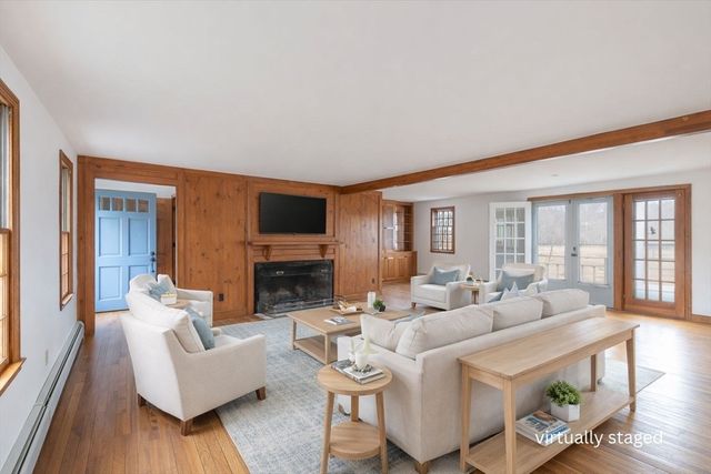 72 Loop Rd, Falmouth, MA 02540