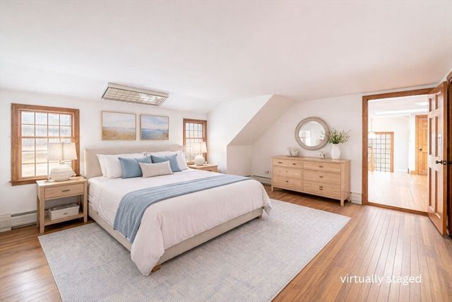 72 Loop Rd, Falmouth, MA 02540