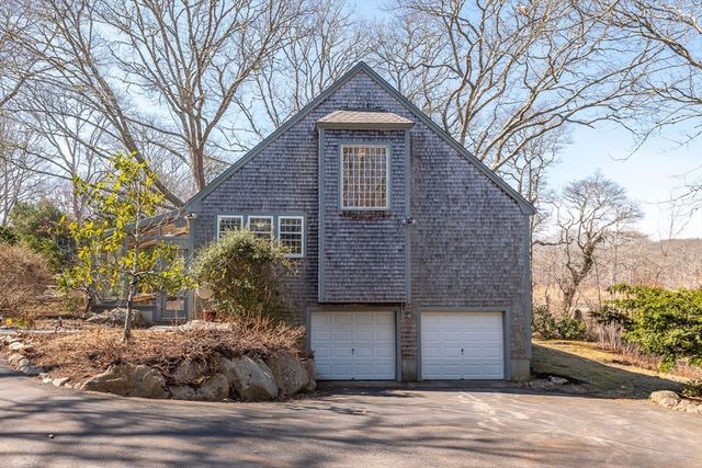 72 Loop Rd, Falmouth, MA 02540
