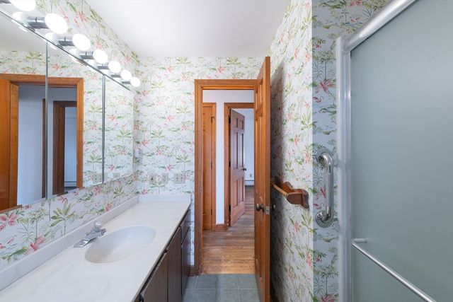 72 Loop Rd, Falmouth, MA 02540