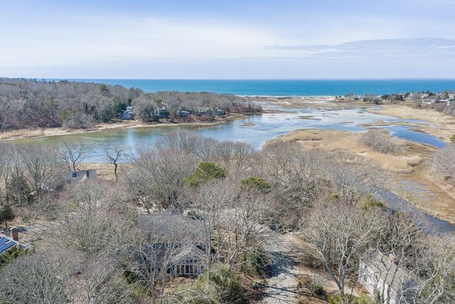 72 Loop Rd, Falmouth, MA 02540