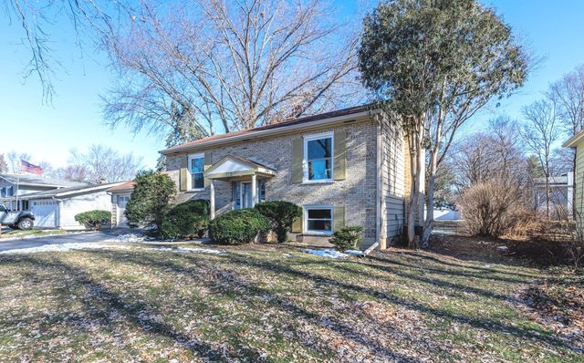 719 Webster Street, Algonquin, IL 60102