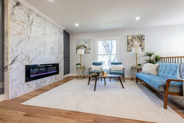 719 Webster Street, Algonquin, IL 60102