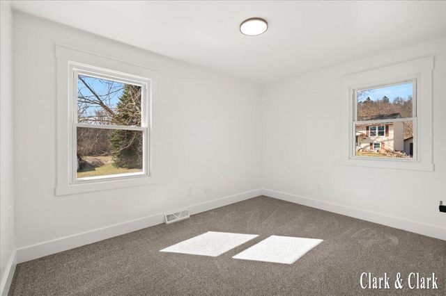 320 Roberta Jayne Drive, Lowell, MI 49331