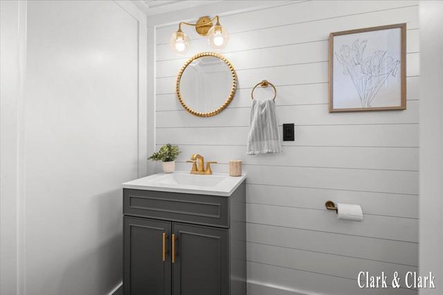 320 Roberta Jayne Drive, Lowell, MI 49331