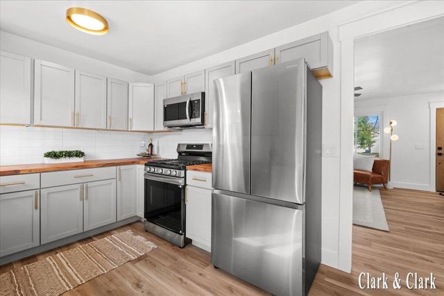 320 Roberta Jayne Drive, Lowell, MI 49331