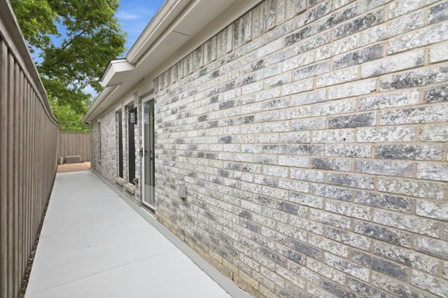 8105 Spruce Valley Drive, Fort Worth, TX 76137