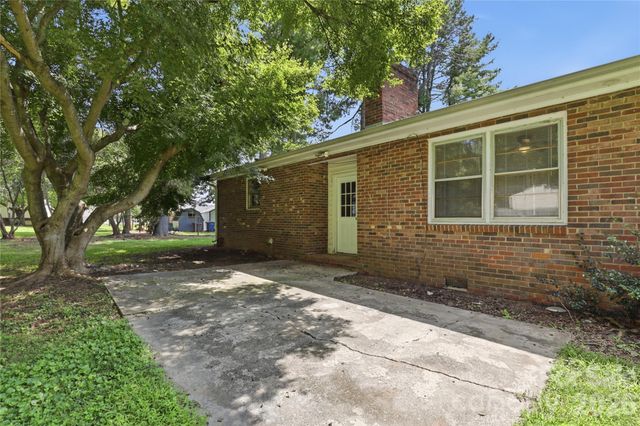 2819 Randolph Road, Statesville, NC 28625