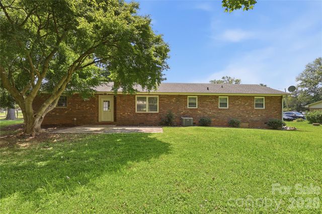2819 Randolph Road, Statesville, NC 28625