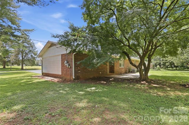 2819 Randolph Road, Statesville, NC 28625