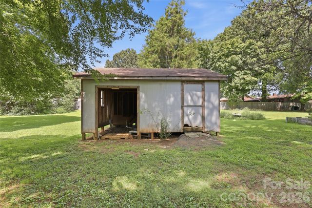 2819 Randolph Road, Statesville, NC 28625