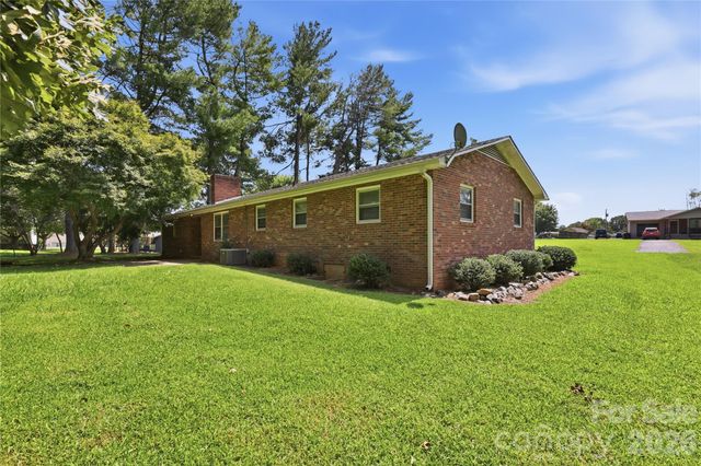 2819 Randolph Road, Statesville, NC 28625