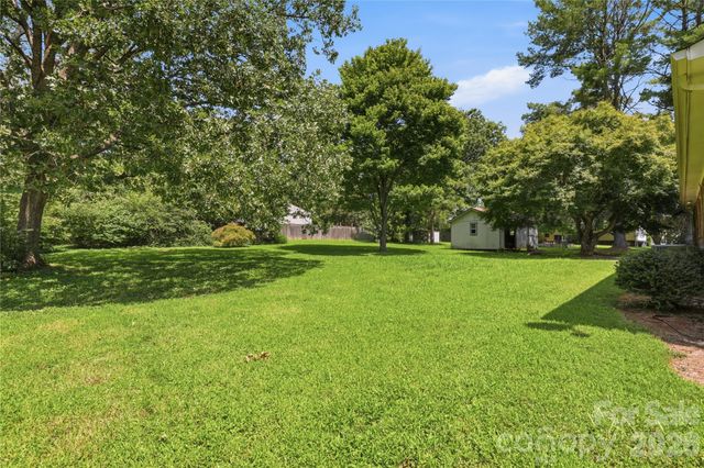 2819 Randolph Road, Statesville, NC 28625