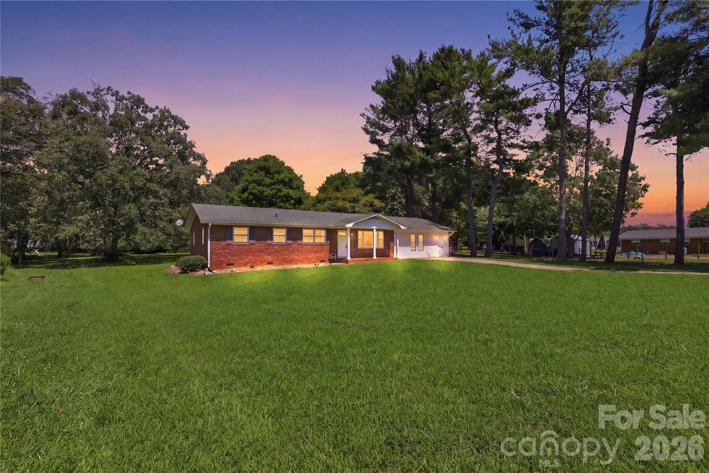 2819 Randolph Road, Statesville, NC 28625