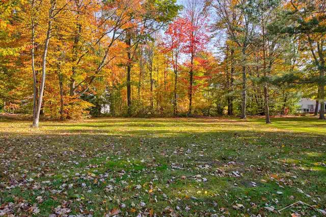 1900 Bunny Trail, Saginaw Twp, MI 48638