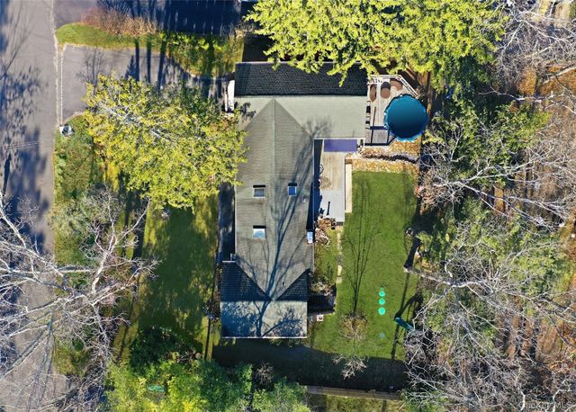 27 Forest Trail, Ridge, NY 11961