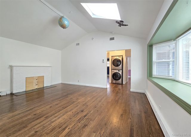 27 Forest Trail, Ridge, NY 11961