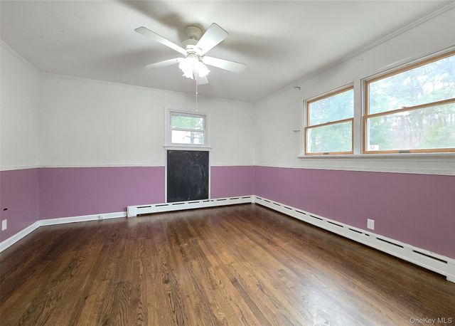 27 Forest Trail, Ridge, NY 11961