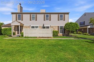 15794 Charleston Drive, Clinton Charter Township, MI 48038