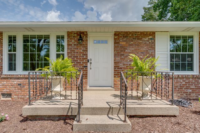 408 Hillview Dr, Mount Juliet, TN 37122