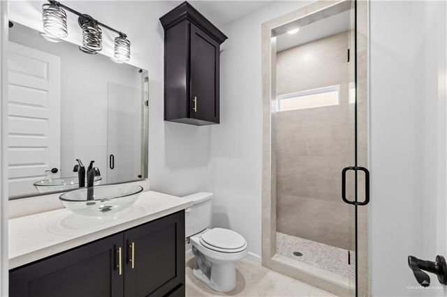 1300 S Waxahachie Street, Alton, TX 78573