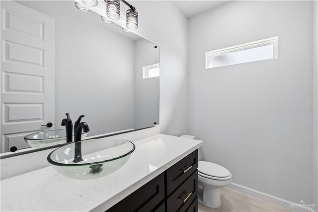 1300 S Waxahachie Street, Alton, TX 78573