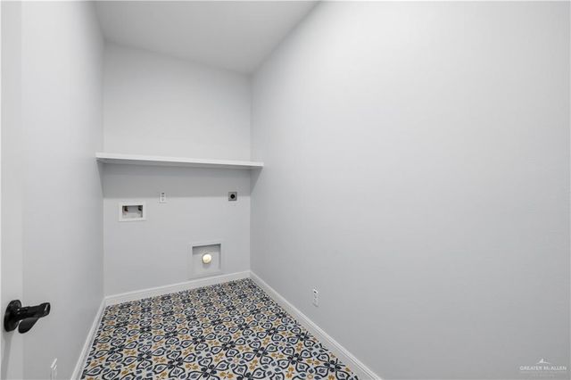 1300 S Waxahachie Street, Alton, TX 78573