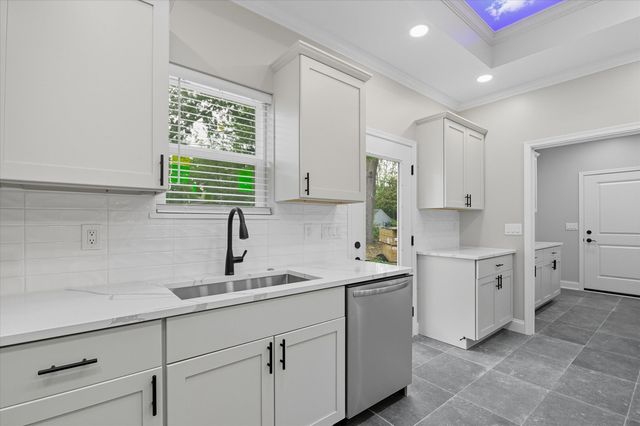 8618 Beatrice, Westland, MI 48185