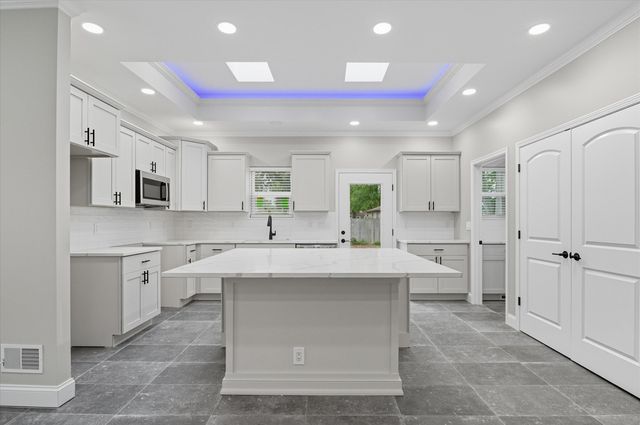 8618 Beatrice, Westland, MI 48185