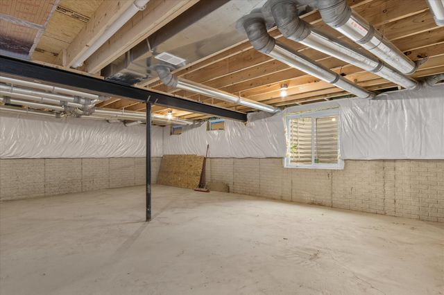 8618 Beatrice, Westland, MI 48185