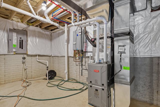 8618 Beatrice, Westland, MI 48185