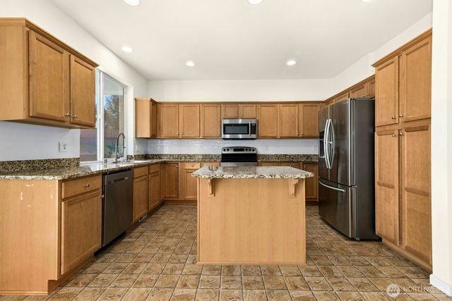 2407 88th Drive NE, Lake Stevens, WA 98258