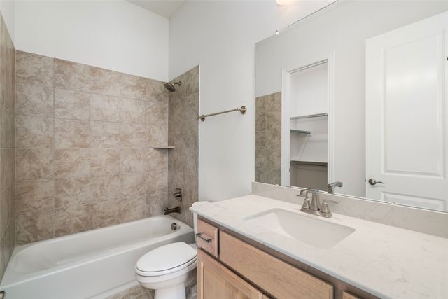 925 Cedar Street, Lavon, TX 75166