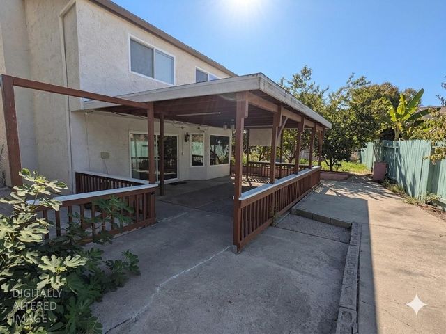 8075 Calle Royale Way, Sacramento, CA 95823