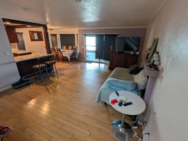 8075 Calle Royale Way, Sacramento, CA 95823