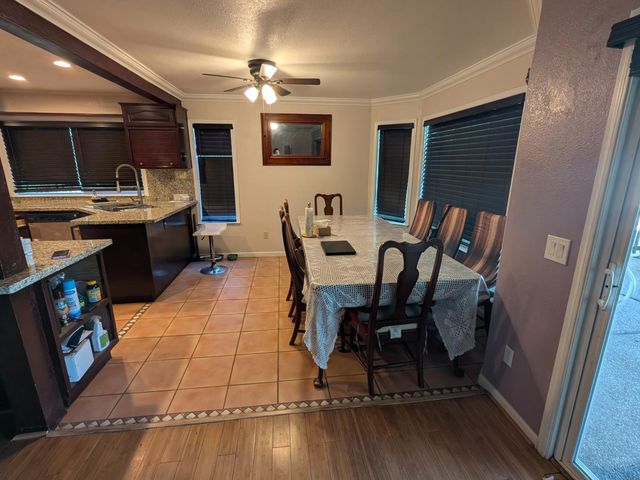 8075 Calle Royale Way, Sacramento, CA 95823
