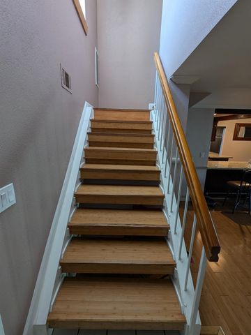 8075 Calle Royale Way, Sacramento, CA 95823