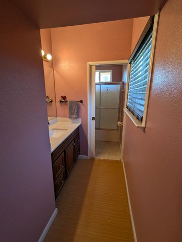 8075 Calle Royale Way, Sacramento, CA 95823