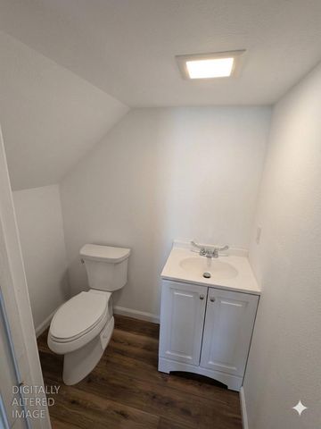 8075 Calle Royale Way, Sacramento, CA 95823