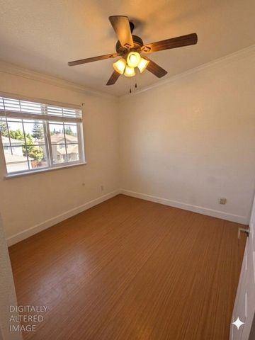 8075 Calle Royale Way, Sacramento, CA 95823