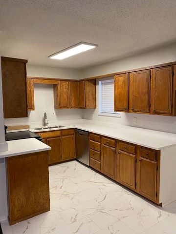 384 W Van Alstyne Parkway, Van Alstyne, TX 75495