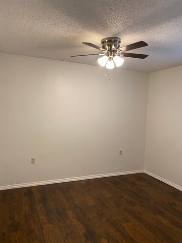 384 W Van Alstyne Parkway, Van Alstyne, TX 75495