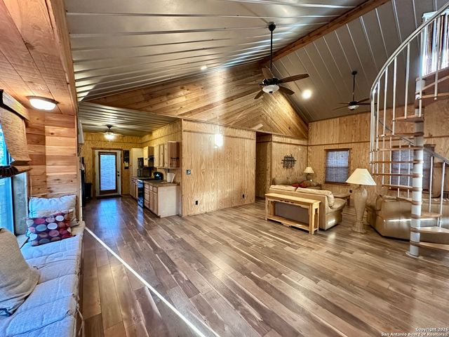 794 Rio Luna, Bandera, TX 78003