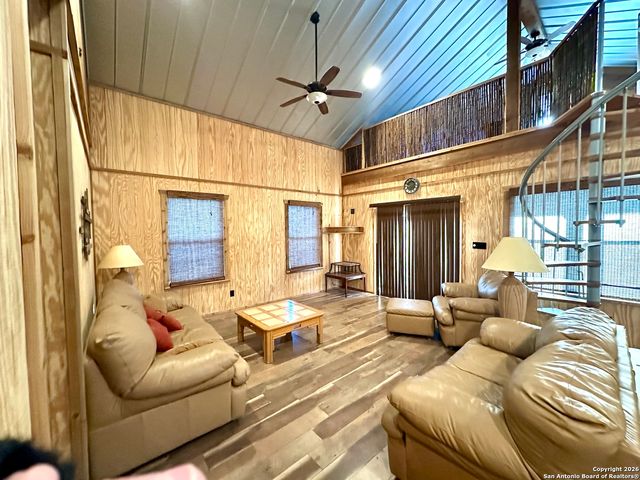 794 Rio Luna, Bandera, TX 78003